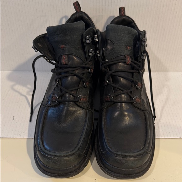 Men’s Clarks Black Leather Casual Boots with Rugged Design (sz 12) main image 4